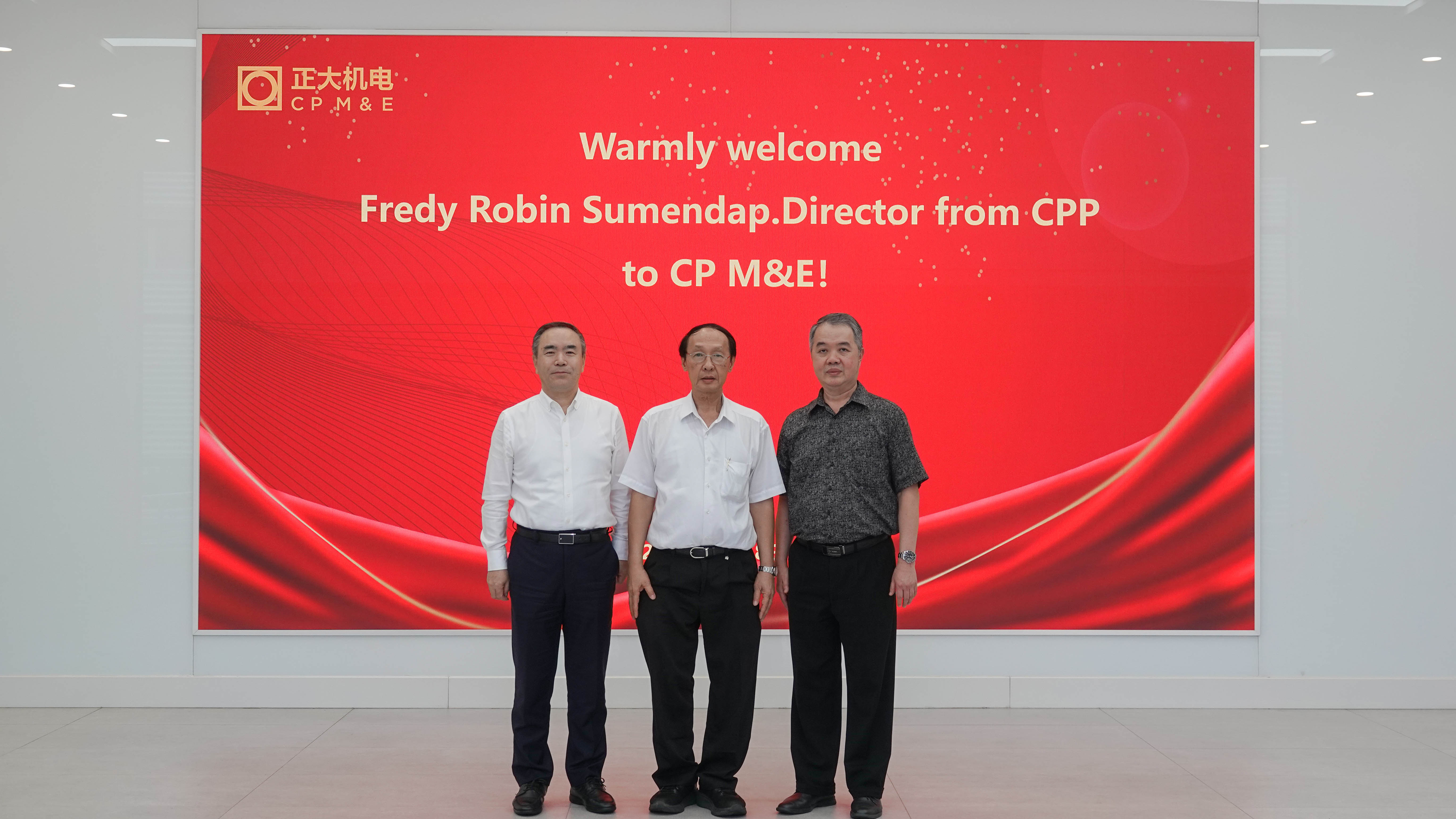 印尼CP PRIMA公司董事Mr. Fredy Robin Sumendap到訪上海正宜參觀交流